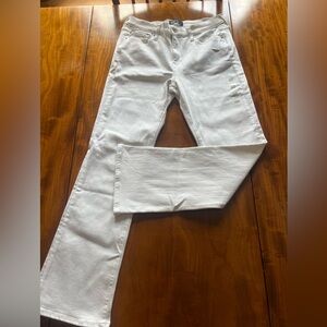 Gap denim white baby boot mid rise slim through knee. 10/30R. New with tags.